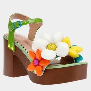 Betsy Johnson Kinslee Green Multi Size 8.5